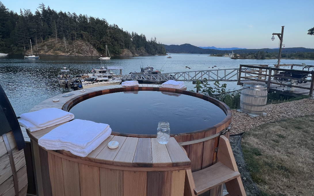 Vancouver Island Lodge Oceanfront Hot Tub
