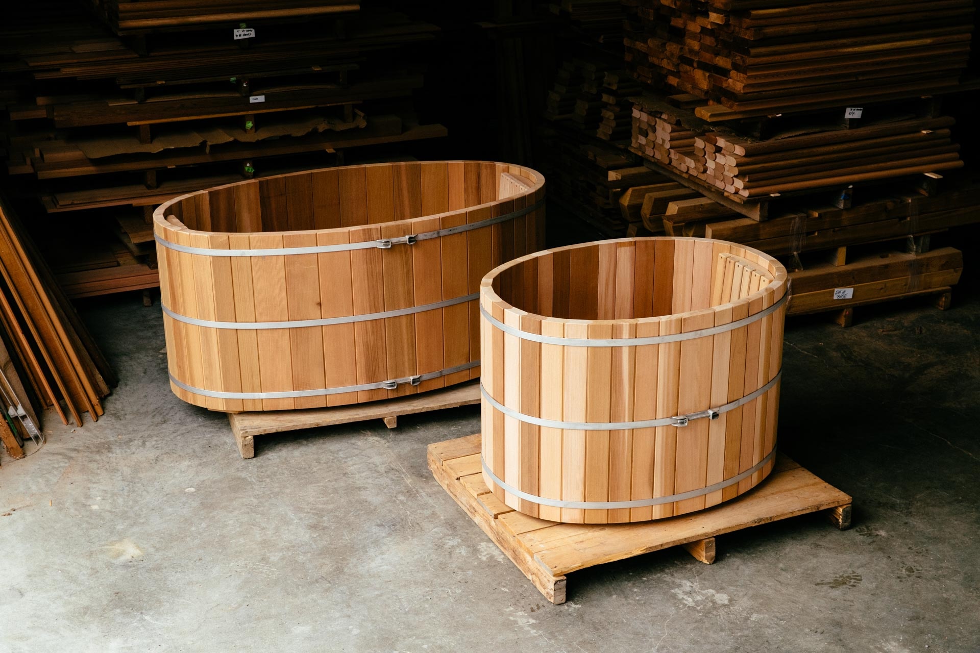 Japanese Soaking Tub. One person Cedar Japanese Soaking and two person Cedar Japanese Soaking Tub